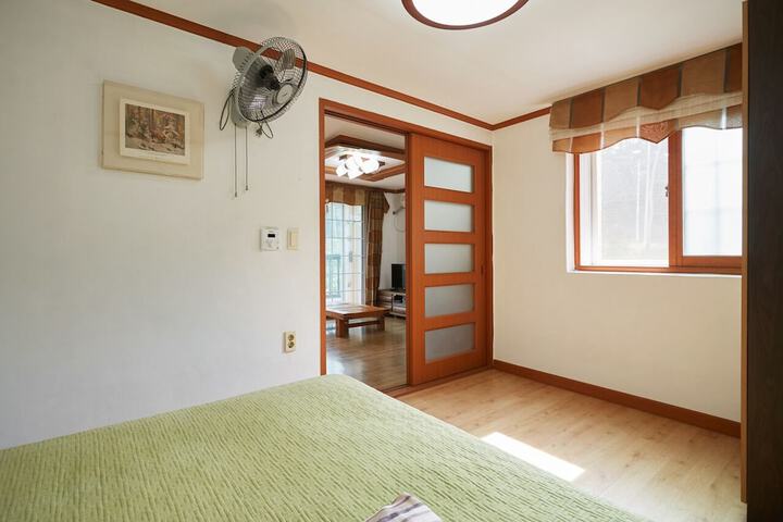 Room 14 of 82