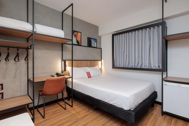 Room 43 of 105