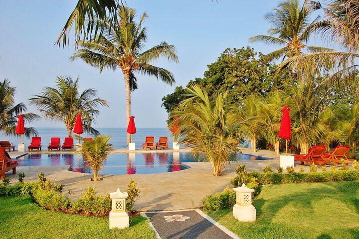 Pool Hotel