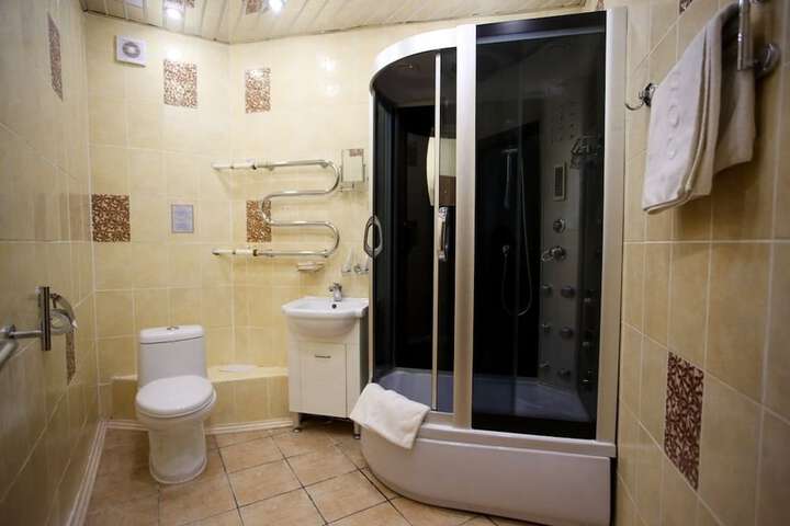 Room 16 of 26