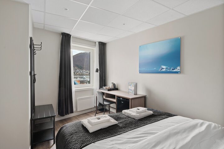 Room 8 of 37