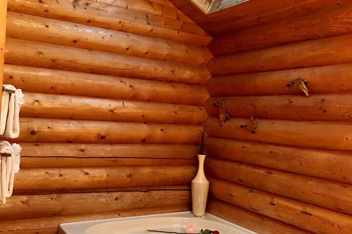 Hot Tub 56 of 81
