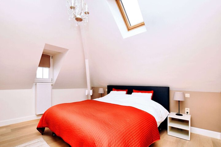 Room 9 of 40