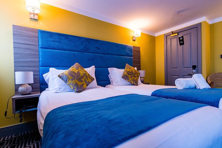 Room 3 of 35