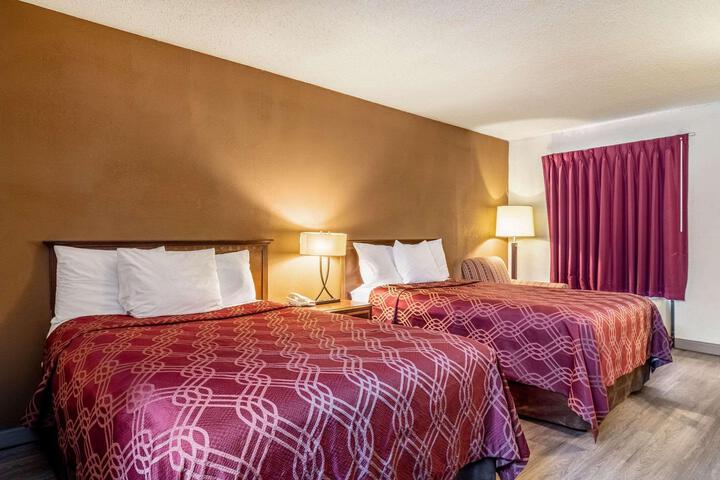 2 Double Beds (6 of 14)