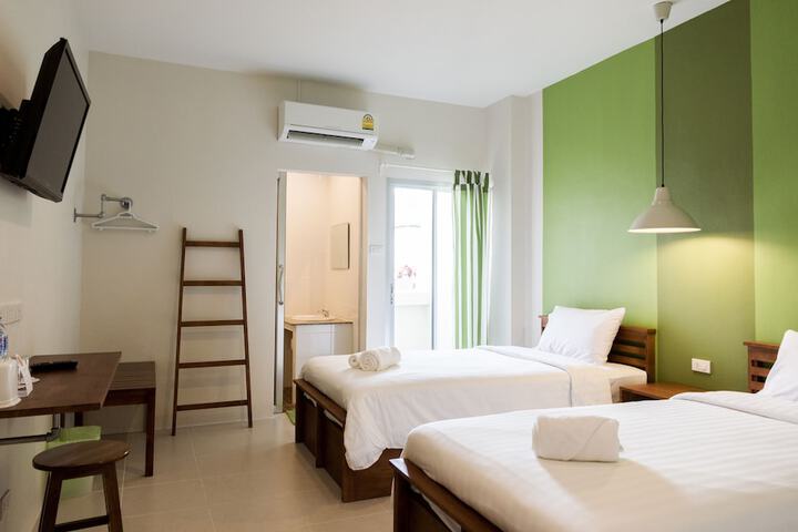 Room 4 of 36