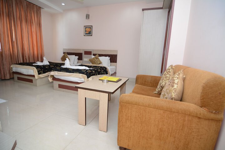 Room 9 of 66