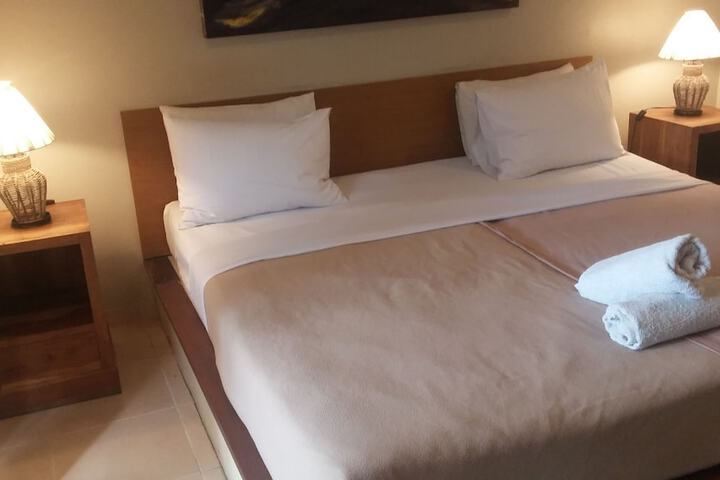 Room 10 of 65