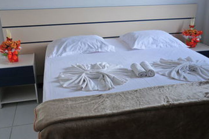 Room 4 of 5