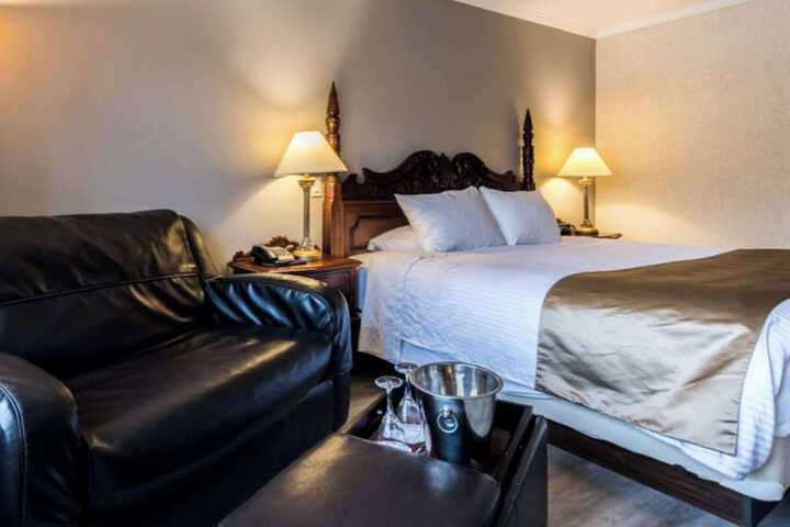 1 King Bed Upgrade (10 of 12)