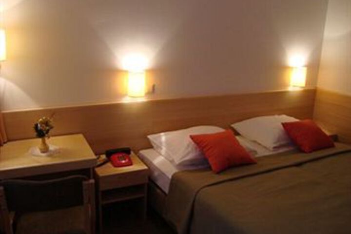Room 22 of 29