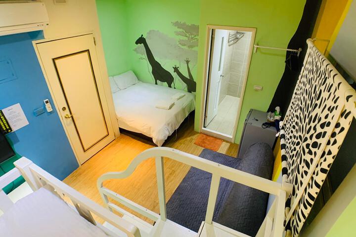 Room 2 of 7