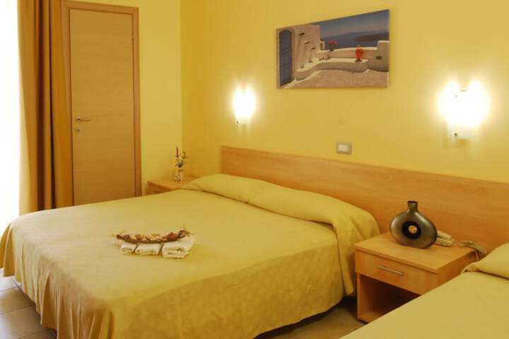 Room 3 of 31