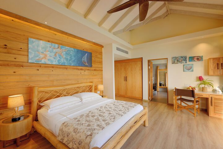 Room 18 of 220