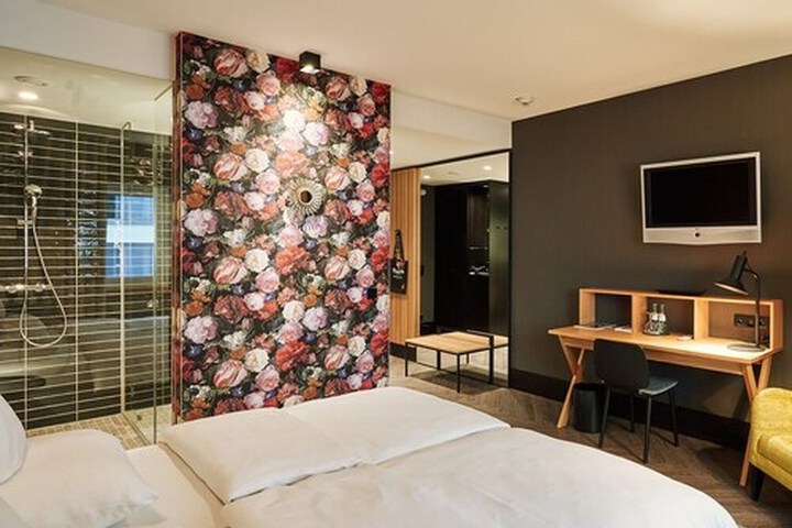 Room 25 of 131