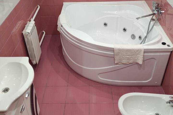 Room 28 of 32