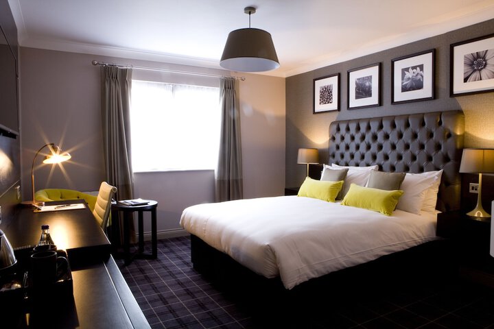Room 4 of 50