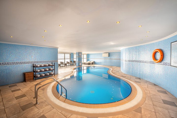 Pools & Facilities