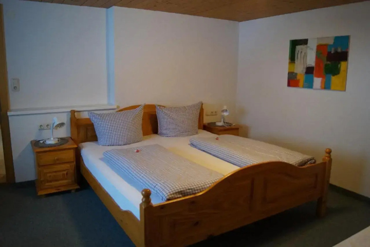 Room 3 of 9