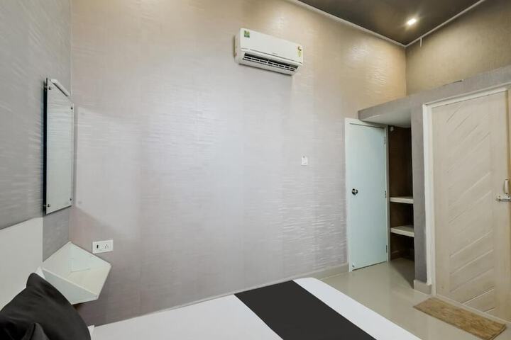 Room 4 of 15
