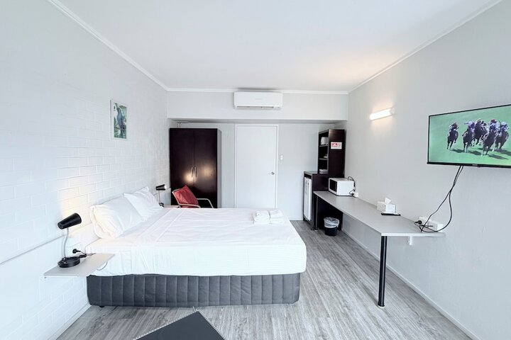Room 25 of 36
