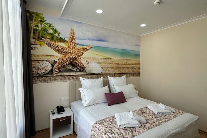 Room 28 of 191