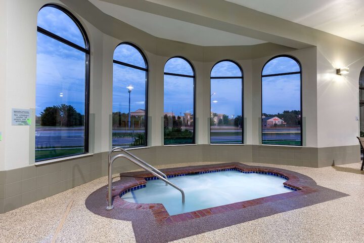 Indoor spa tub