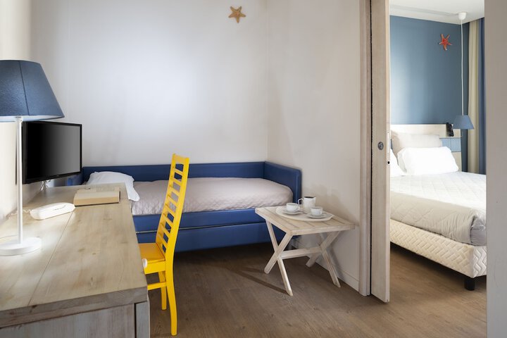 Room 33 of 75