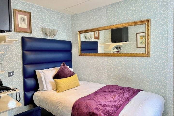 Room 45 of 97