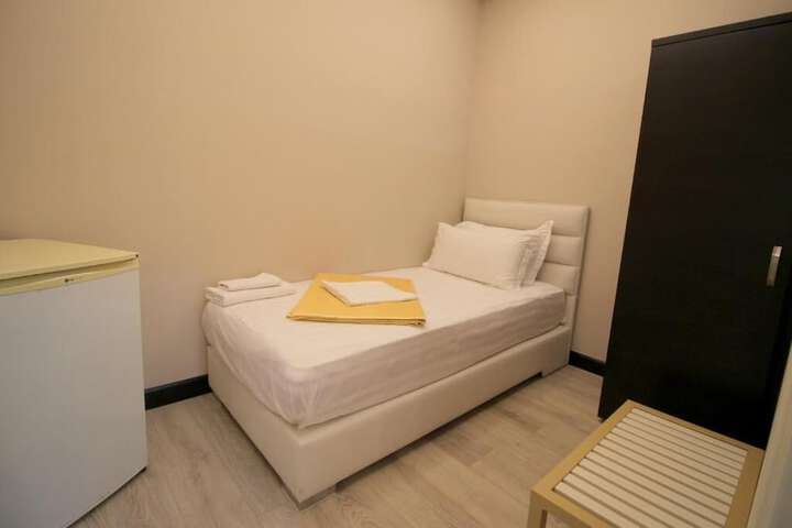 Room 31 of 49