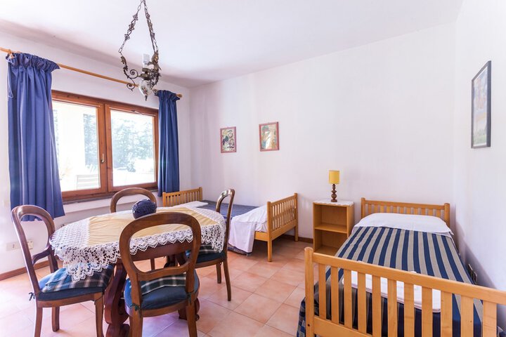 Room 7 of 48