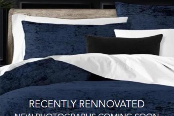 Standard | King Bed (1 of 5)