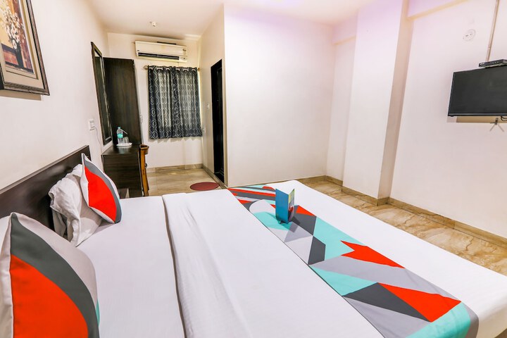 Room 5 of 13