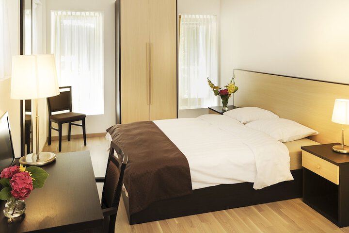 Room 3 of 59