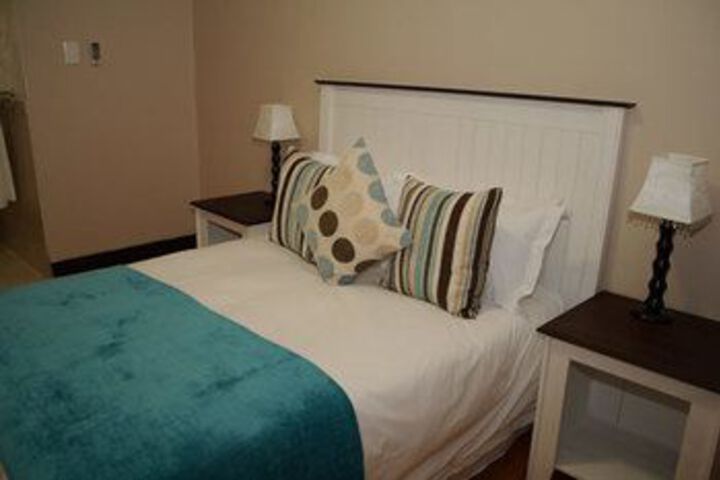 Room 10 of 33