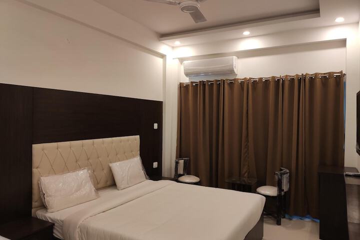 Room 14 of 56