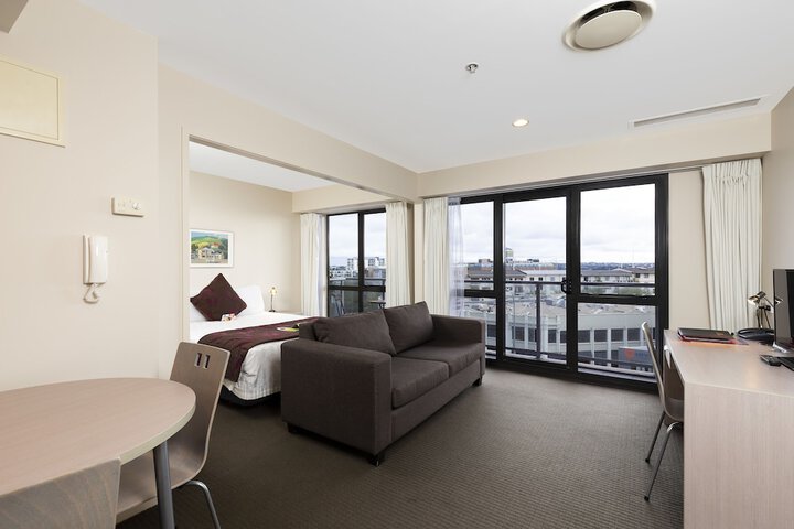 Room 9 of 39
