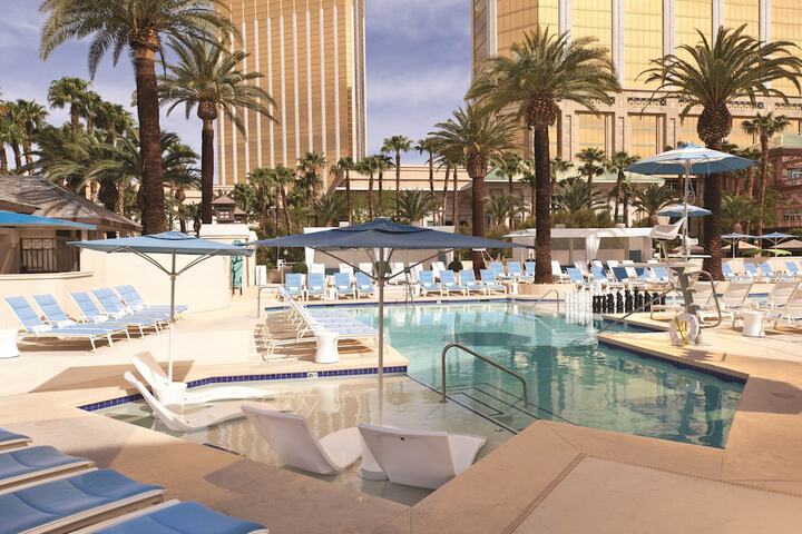 Pool 30 of 50