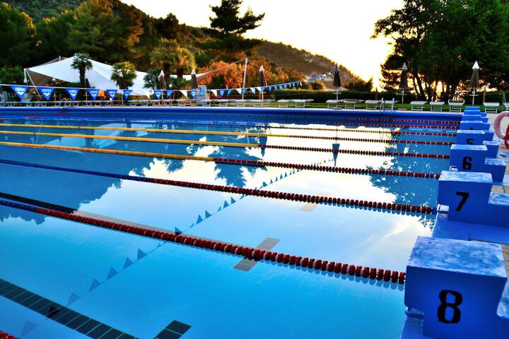 Pool 33 of 78
