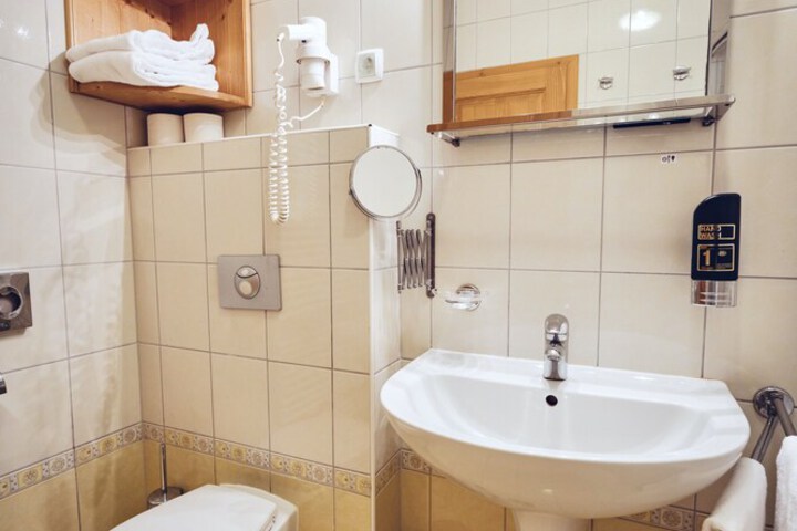 Room 82 of 188