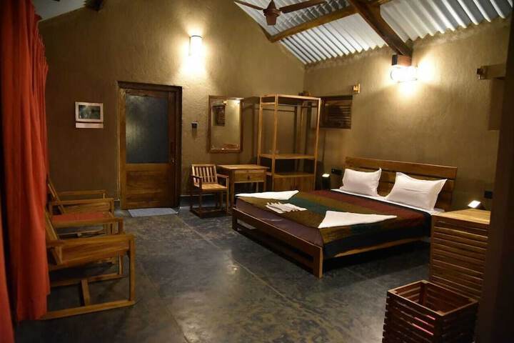 Room 6 of 35
