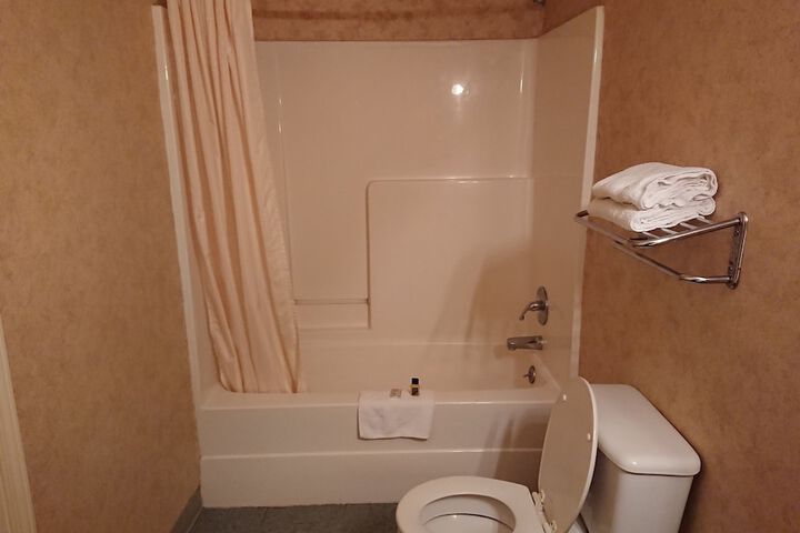 Room 16 of 37
