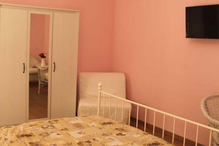 Room 2 of 46