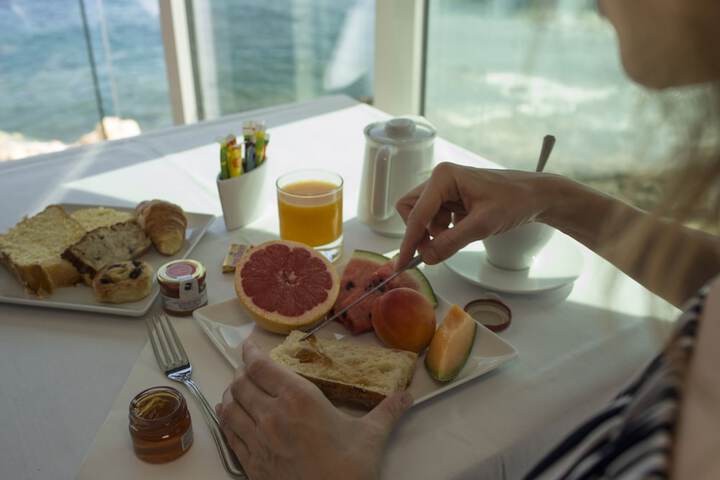 Breakfast/Coffee Service 72 of 89