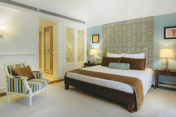 Room 21 of 208