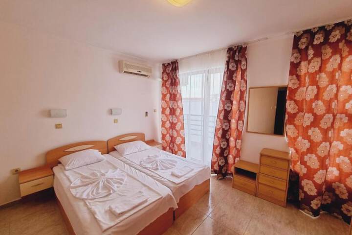 Room 26 of 137