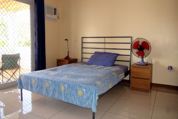 Room 12 of 76