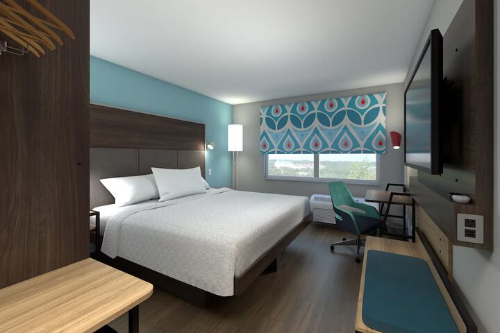 Room 5 of 17