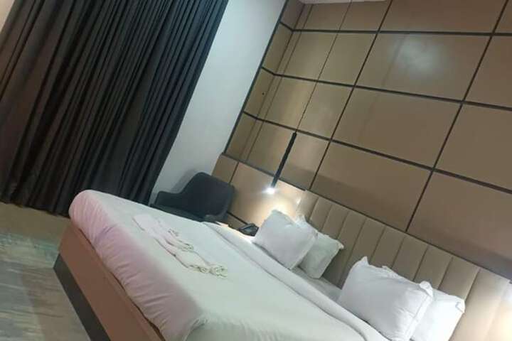 Room 14 of 52