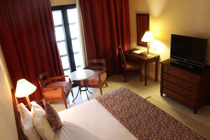 Room 9 of 46